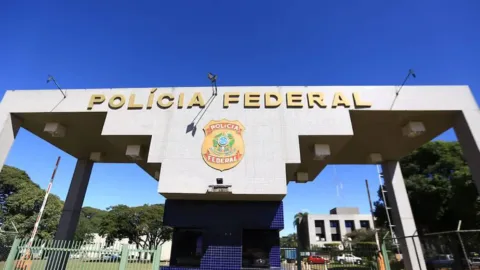 Sindicato de servidores da PF critica afastamento de diretores