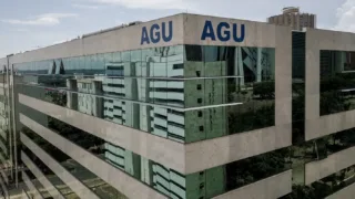 AGU pede suspensão do afastamento de diretor-geral da PF