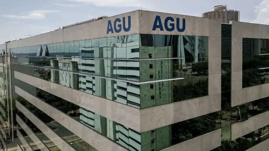 AGU pede suspensão do afastamento de diretor-geral da PF