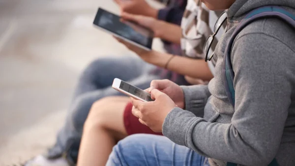 Roubos de celular em SP caem 20,5% e atingem menor nível em dez anos