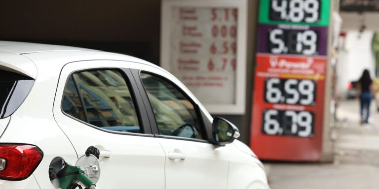 governo-anuncia-pacote-de-r-7-bilhoes-para-reduzir-precos-de-combustiveis