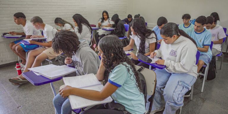 brasil-melhora-desempenho-escolar-no-longo-prazo-mas-patamar-e-baixo