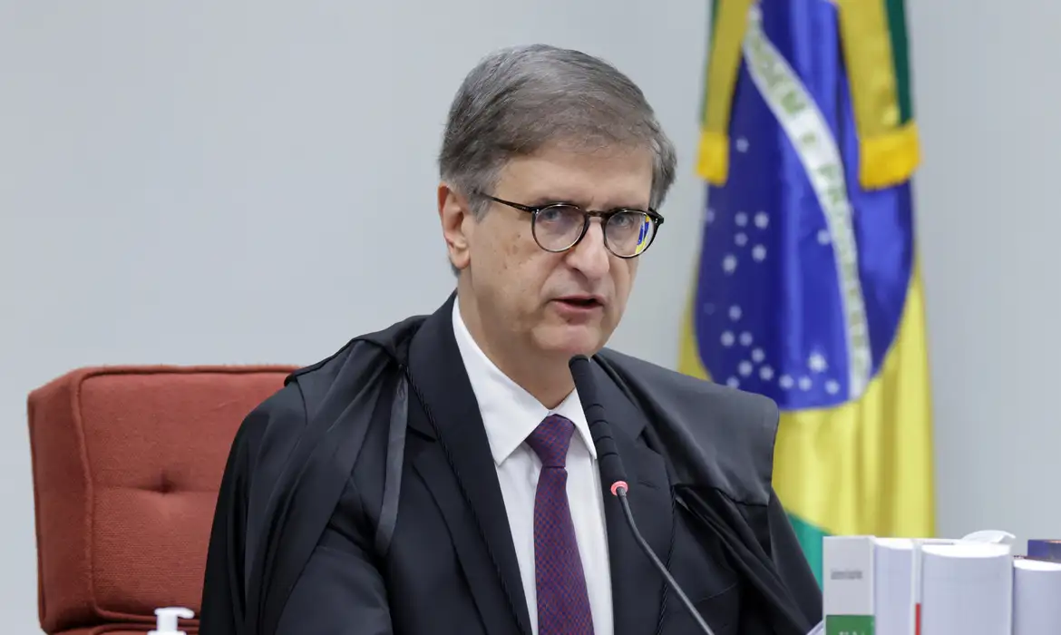 PGR insiste em acesso integral a dados do celular de Vorcaro pelo STF