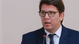Ministro do STF aponta liderança de Mário Frias em desvio de emendas