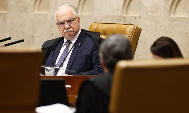 ex-ministros-e-sociedade-civil-apoiam-fachin-em-carta-publica