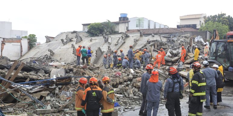 chuvas-na-grande-sao-paulo-deixam-oito-mortos-e-um-desaparecido