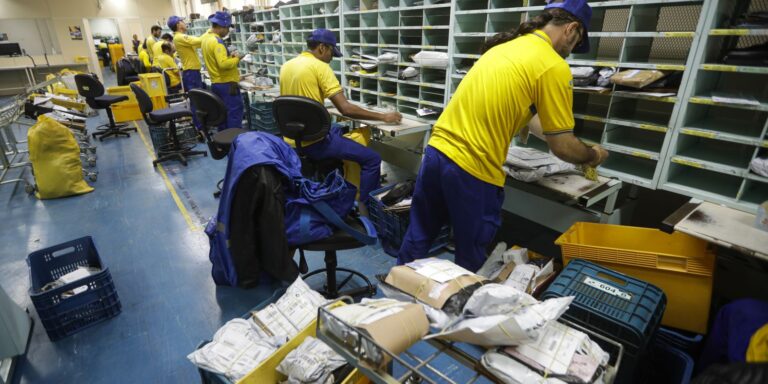 tst-determina-manutencao-de-80-do-efetivo-dos-correios-durante-greve