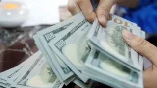 Dólar fecha perto de R$ 5,15 com aversão a risco e tensões geopolíticas