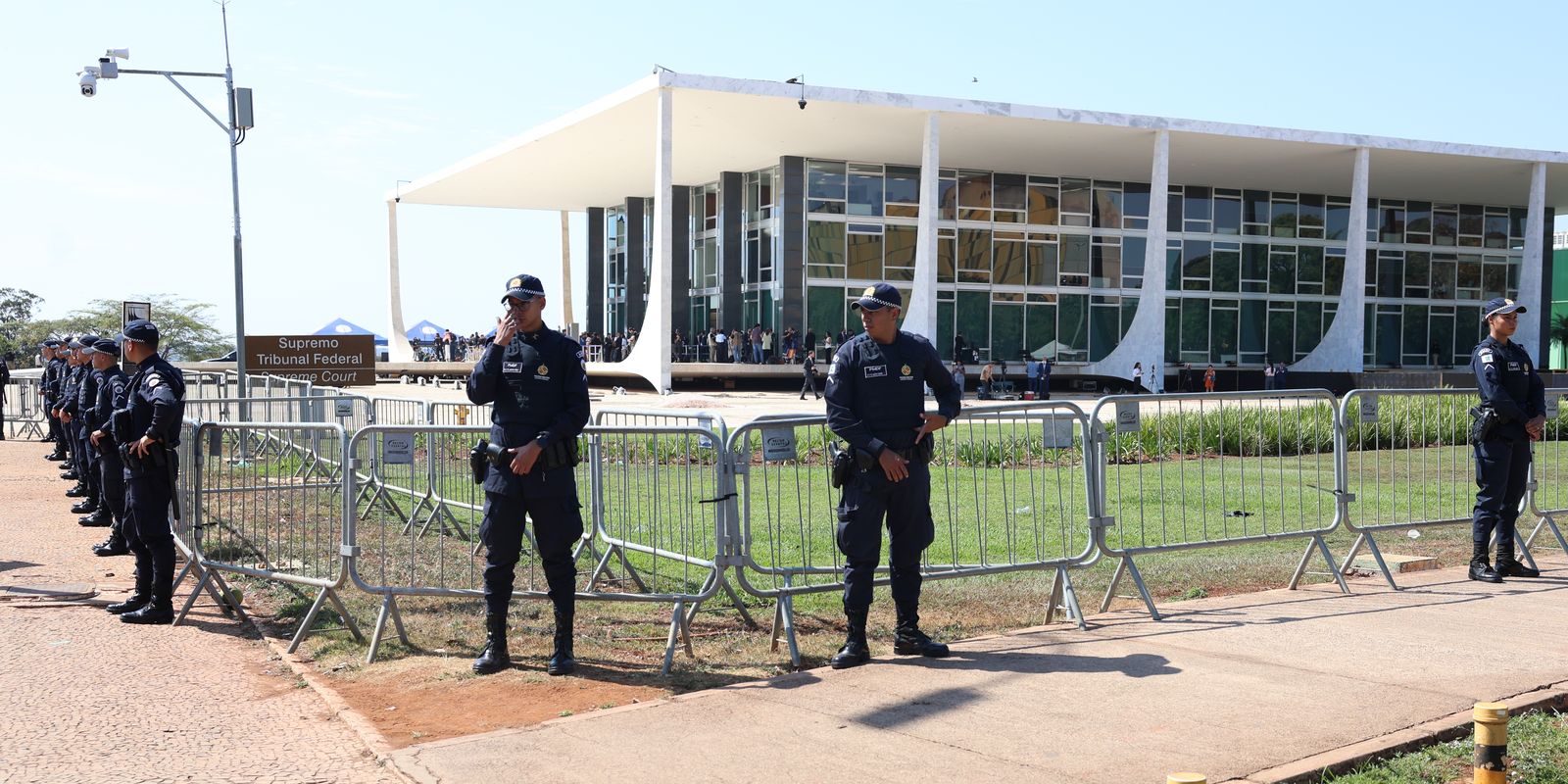 STF adia julgamento sobre investigação de Moraes e Mendonça