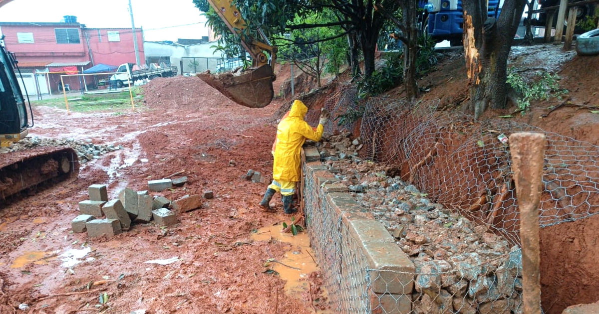 Prefeitura de Guarulhos inicia construção de muro de arrimo no Jardim Normandia