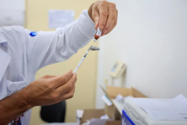 Vacina Pneumo 20 é ampliada para idosos com 85 anos ou mais