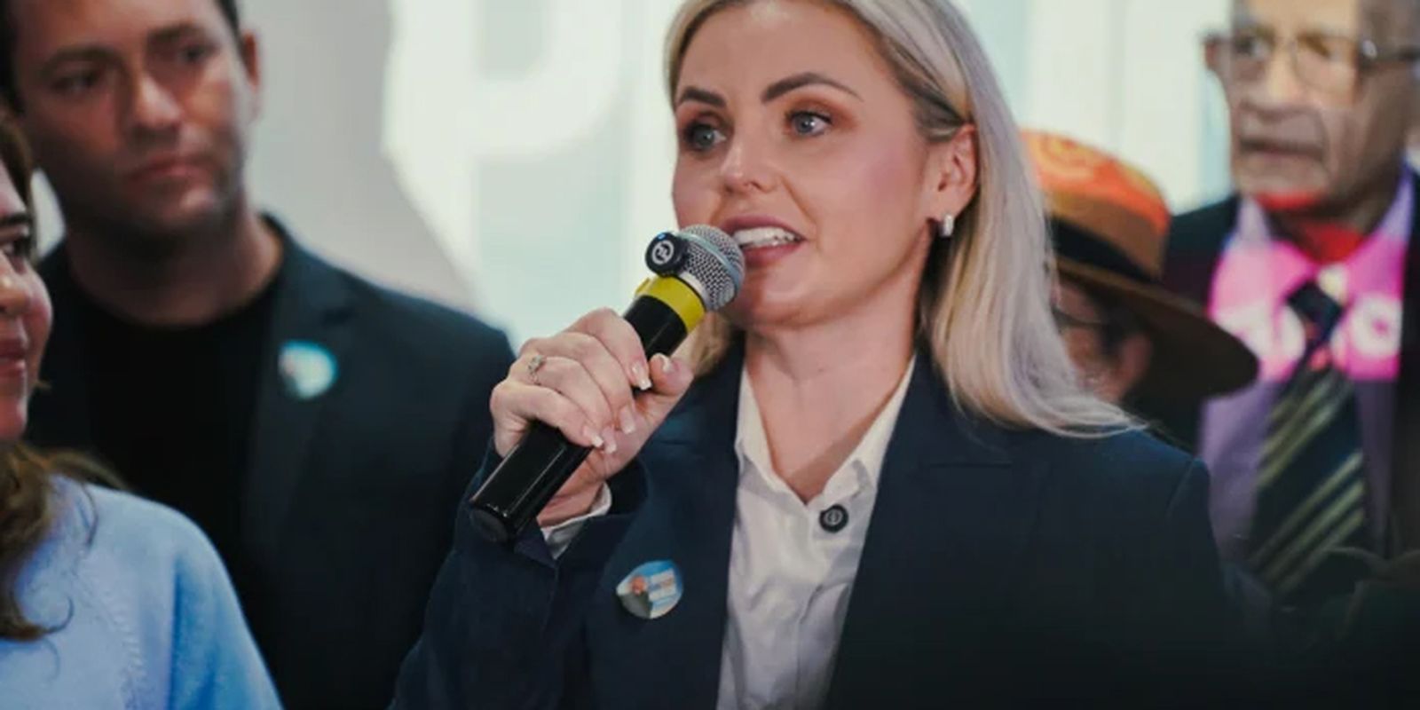 Clariana Barão propõe rede nacional de proteção à mulher e à infância