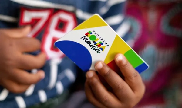 Governo anuncia reajuste de 15% no Bolsa Família às vésperas das eleições