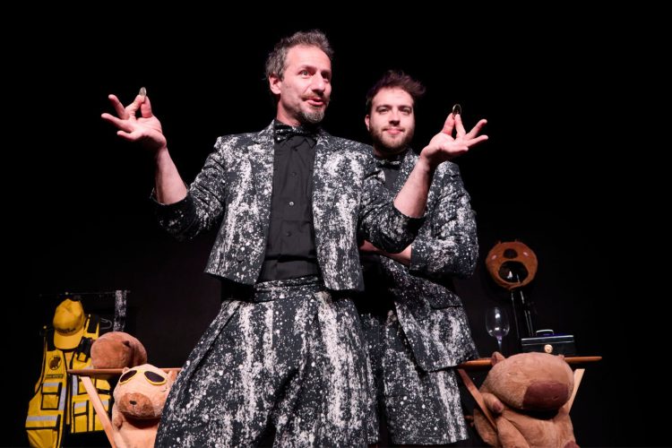 Espetáculo gratuito de mágica e teatro será apresentado no Teatro Padre Bento