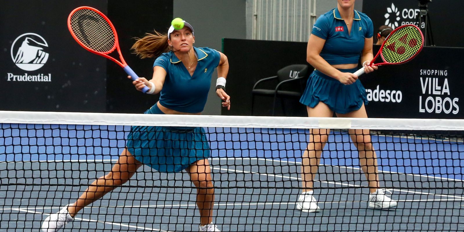 Luisa Stefani avança às semifinais do SP Open após rival adoecer
