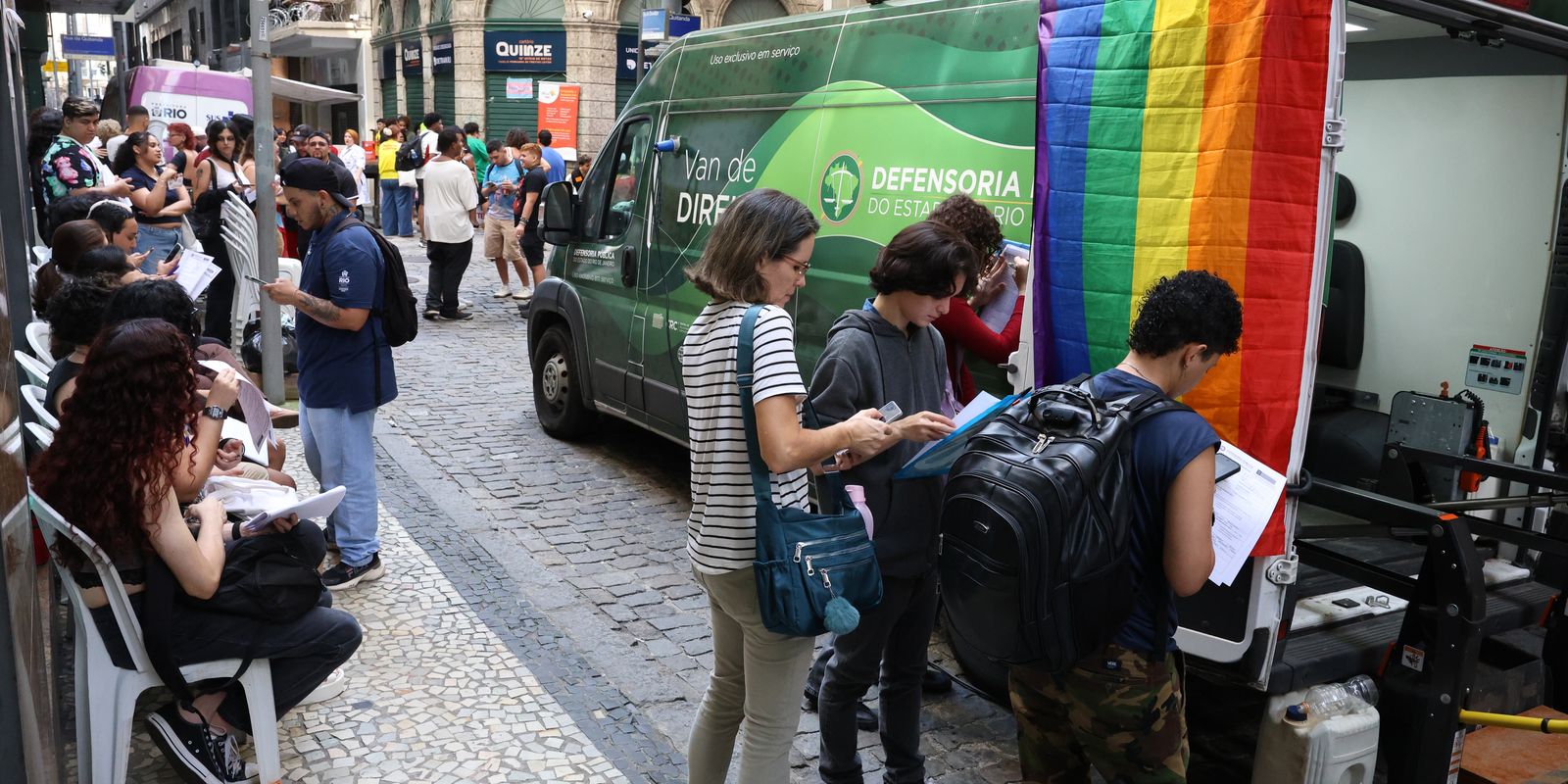 Marcha Trans & Travesti defende democracia no Rio de Janeiro