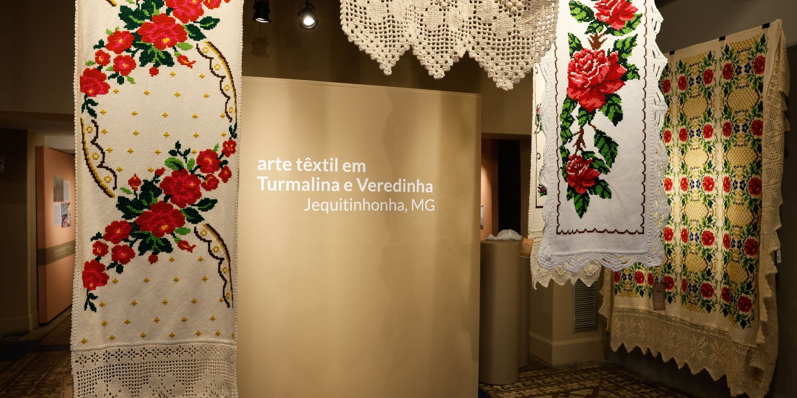 Museu do Folclore exibe bordados do Vale do Jequitinhonha até novembro