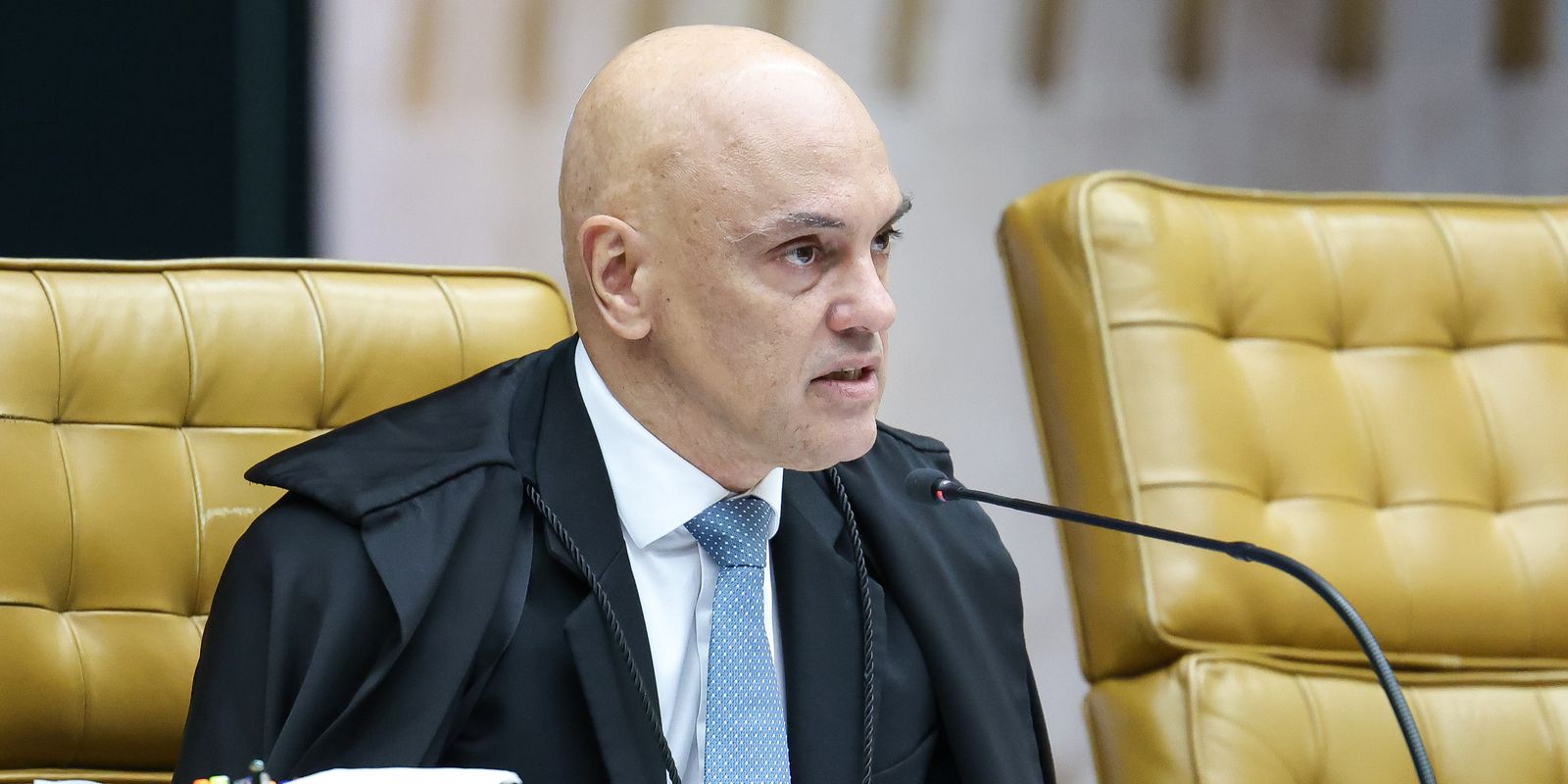 Moraes se declara impedido em ação sobre visita de sua esposa ao Senado