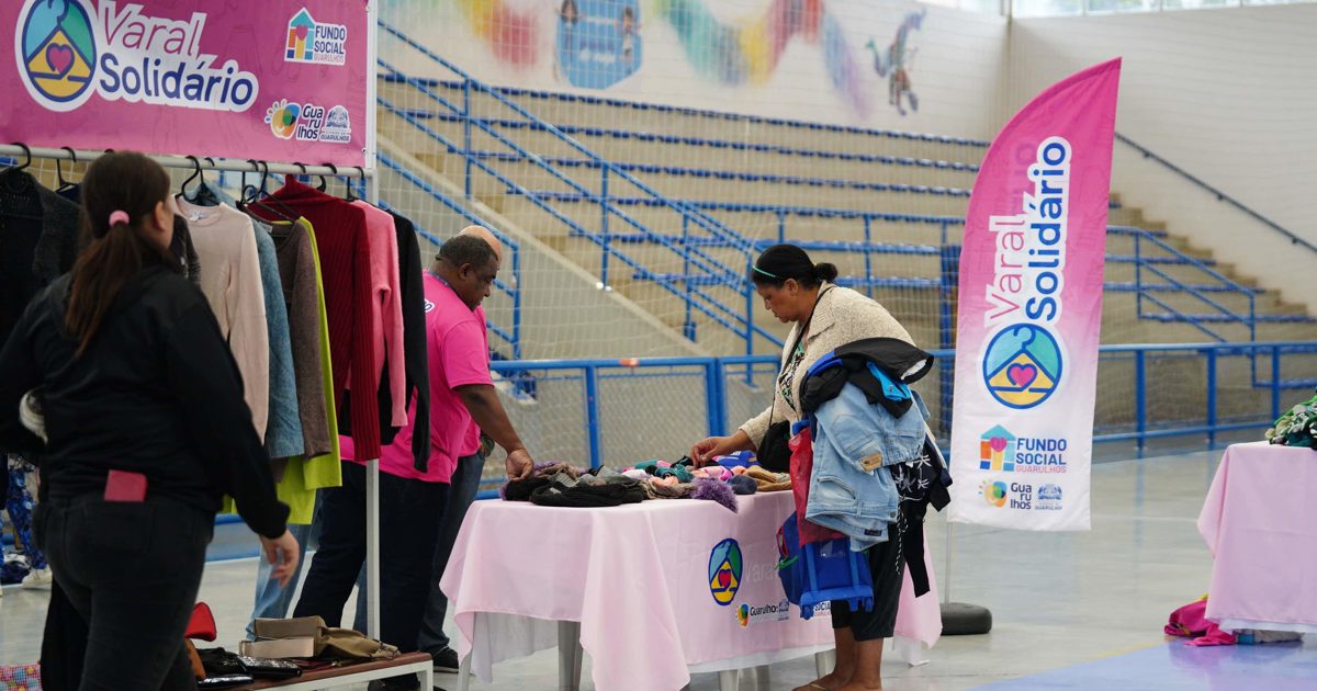 Fundo Social de Guarulhos distribui mil peças de roupas em Cumbica