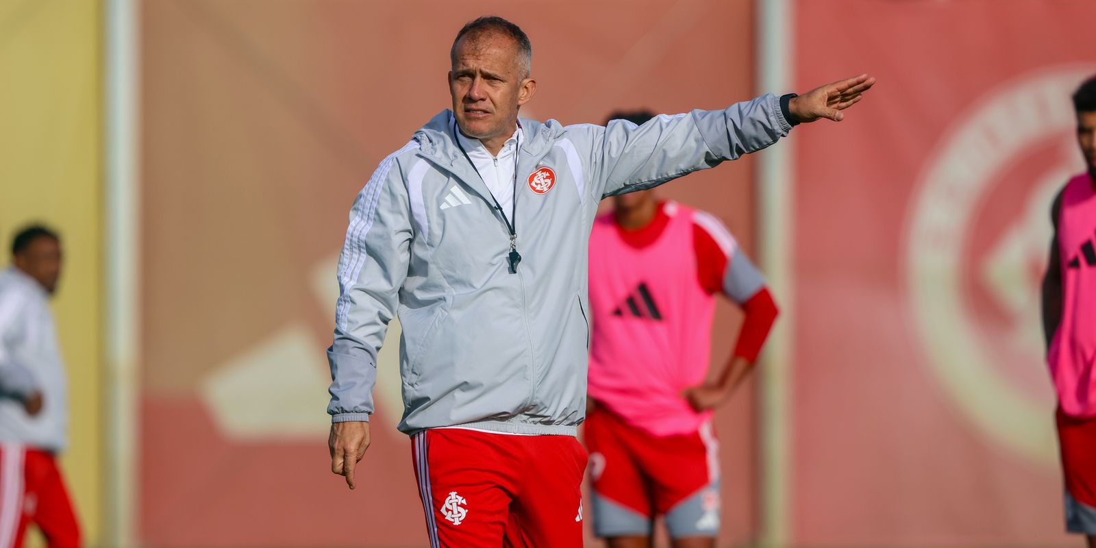 Internacional contrata Eduardo Baptista para tentar evitar rebaixamento