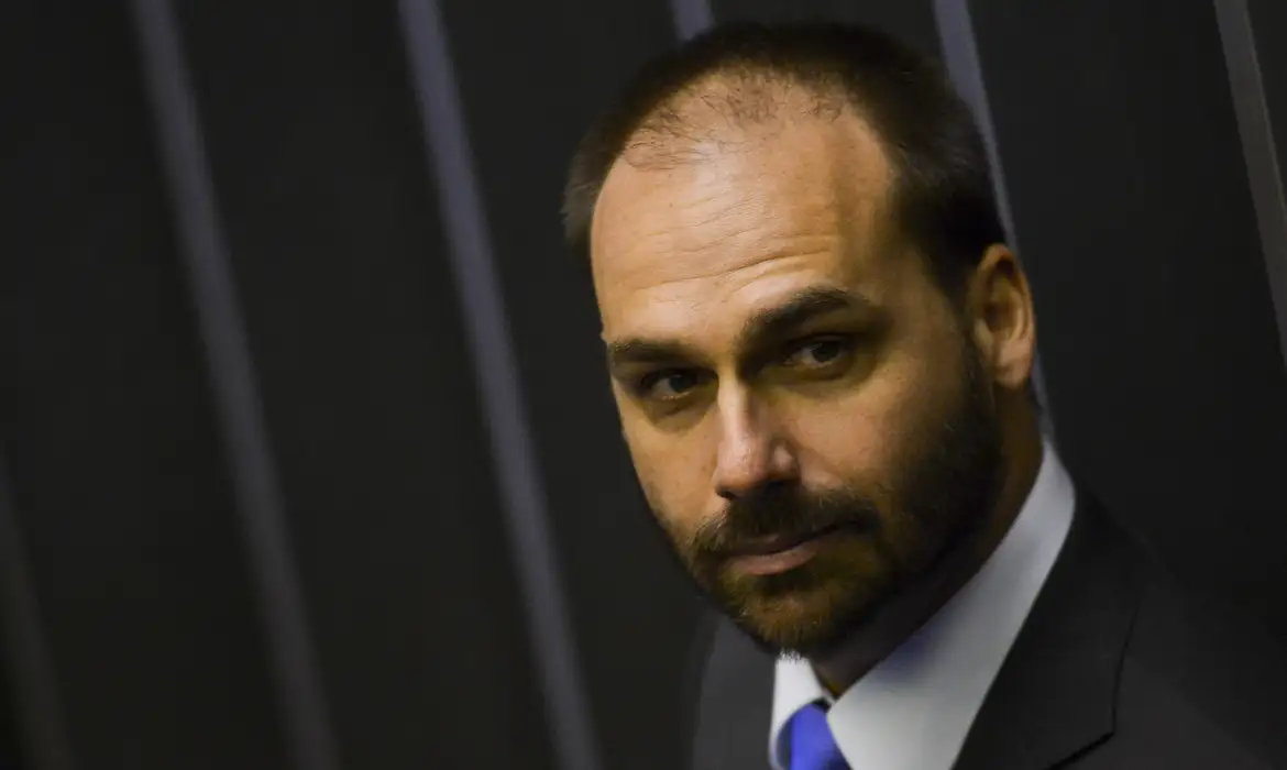 STF condena Eduardo Bolsonaro por difamação contra deputada Tábata Amaral