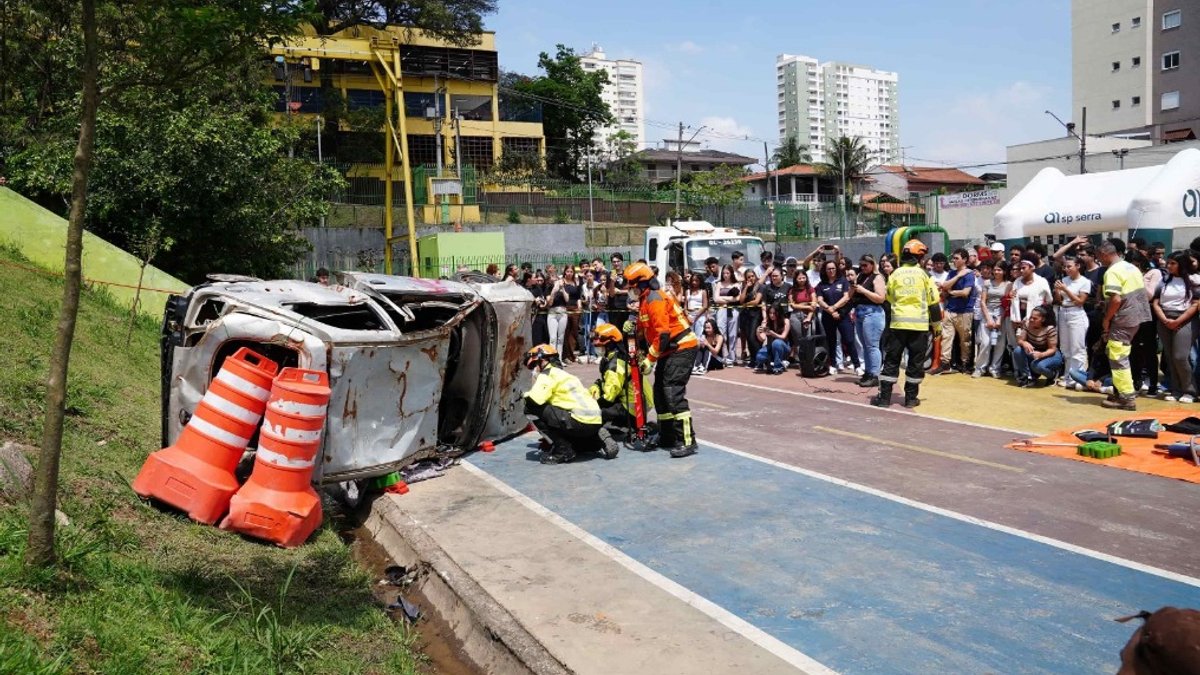 Simulação de acidente encerra Semana Nacional do Trânsito em Guarulhos
