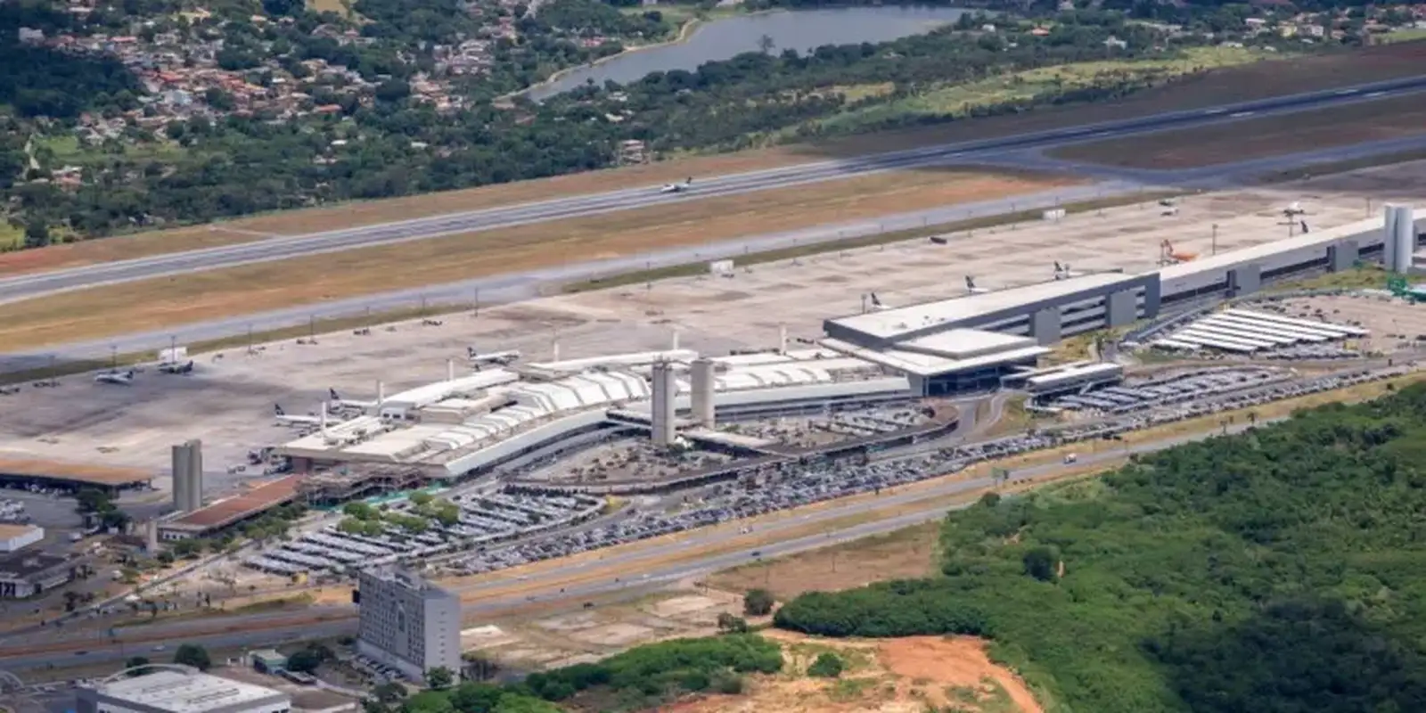 Aeroporto de Confins volta a operar após interrupção na pista