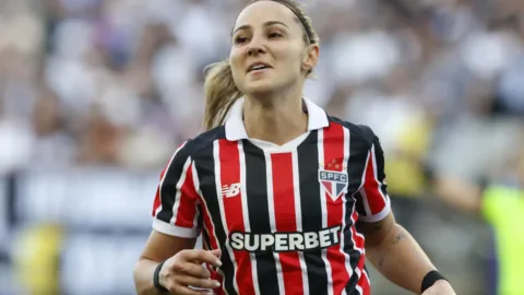 São Paulo vence Corinthians e quebra invencibilidade de uma década