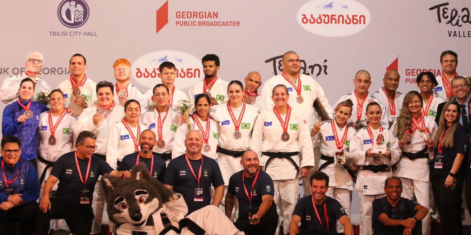 Brasil conquista bronze em mundiais paralímpicos de judô e triatlo