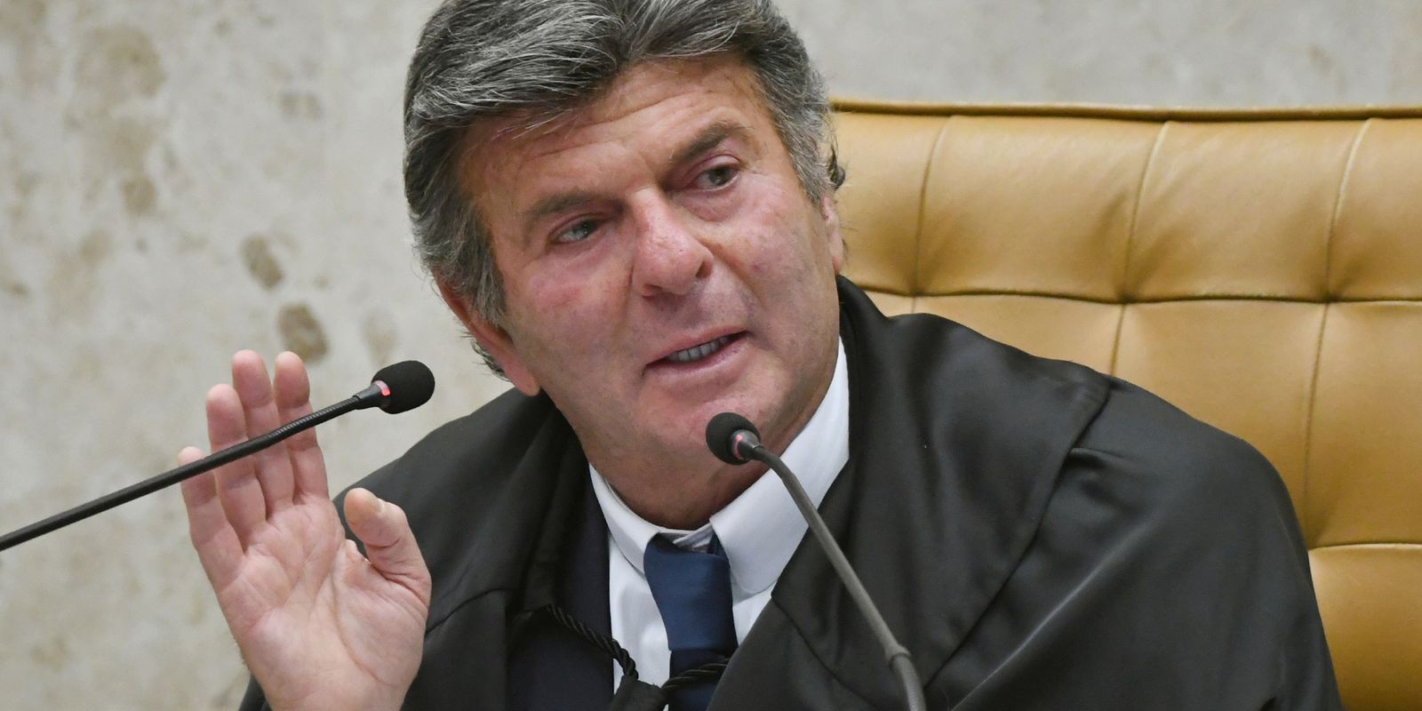 Fux suspende decisão de Dino sobre posts de Nossa Senhora Aparecida