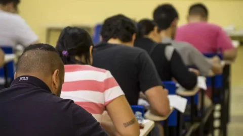 Fatecs oferecem cursos no setor aeronáutico, incluindo Logística Aeroportuária em Guarulhos