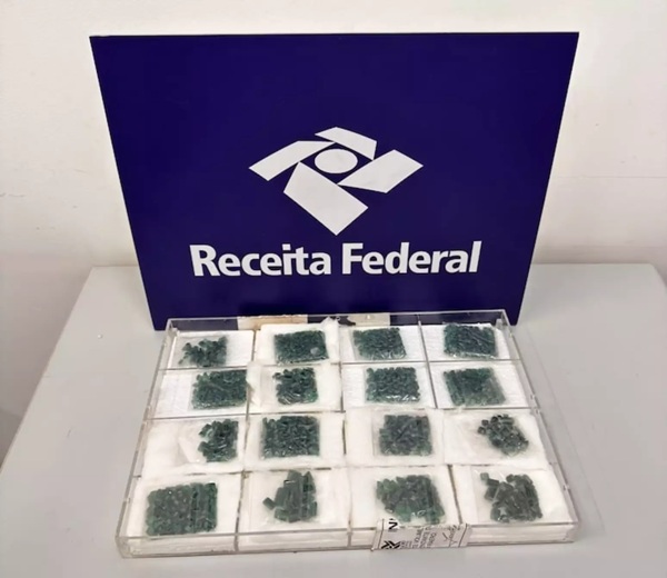 Leilão da Receita Federal oferece iPhone 17 por R$ 600 e PlayStation 5 por R$ 300